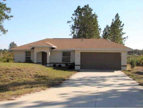 75 Malauka Road, Ocklawaha, FL 32179