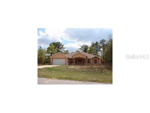 12 Bay Ct., Ocklawaha, FL 32179