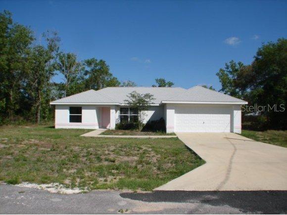 25 Maple Course, Ocklawaha, FL 32179