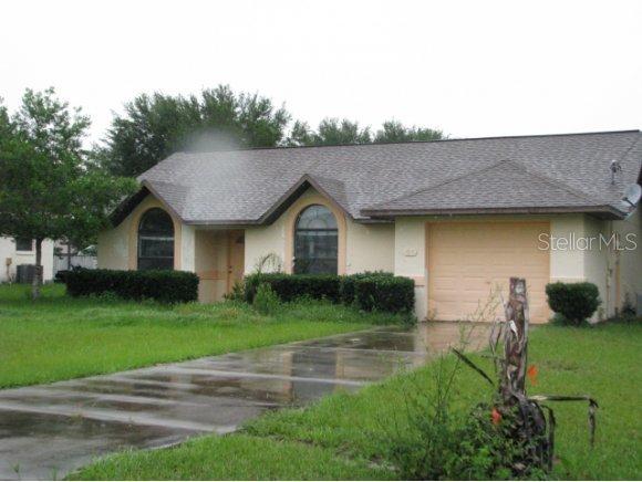 21 Almond Rd., Ocala, FL 34472
