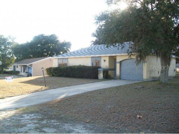 2 Oak Court Pass, Ocala, FL 34472