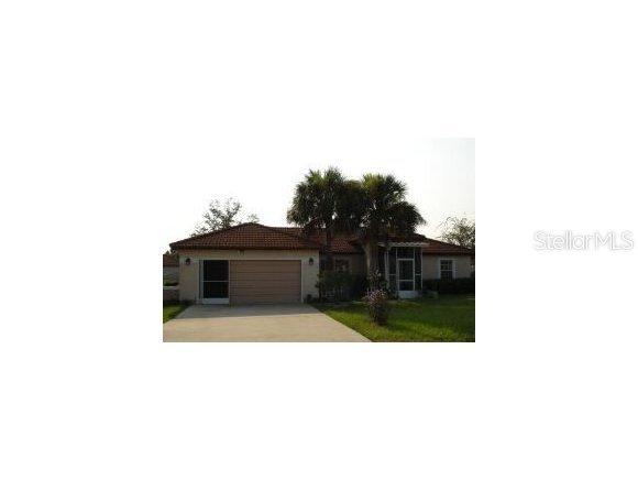 303 SE Oak Track Loop, Ocala, FL 34472