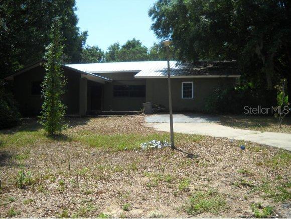 11790 E Highway 25, Ocklawaha, FL 32179