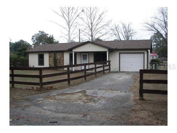 811 NE 42 St., Ocala, FL 34479