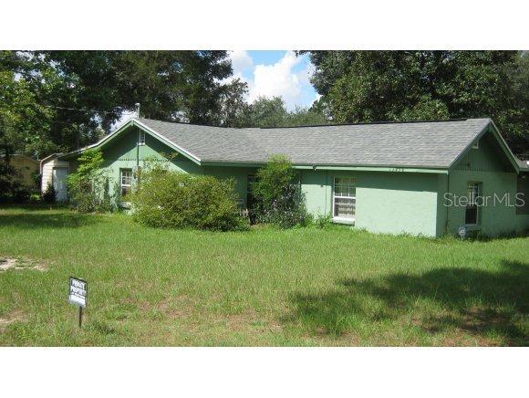 13298 SE 107th Ct., Ocklawaha, FL 32179