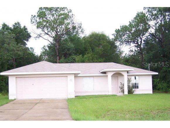 8 Maple Ln., Ocklawaha, FL 32179