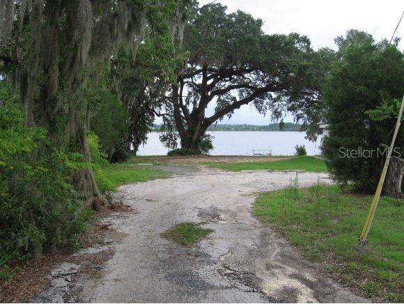 11855 SE Highway 25, Ocklawaha, FL 32179