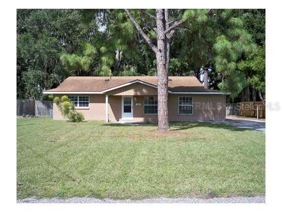 1307 Park Ave., Tavares, FL 32778