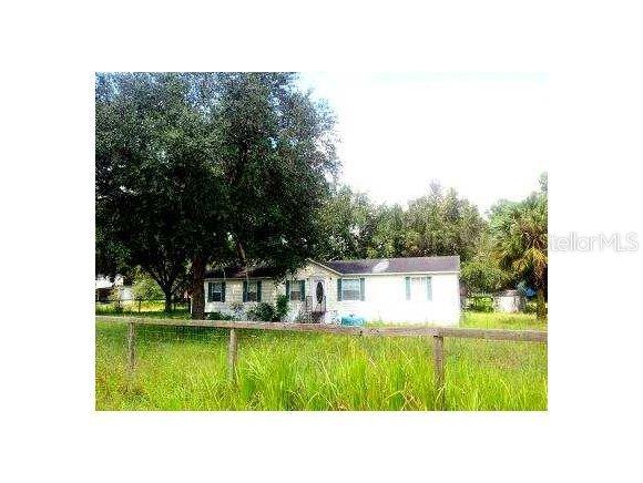 19169 SE 95 St., Ocklawaha, FL 32183