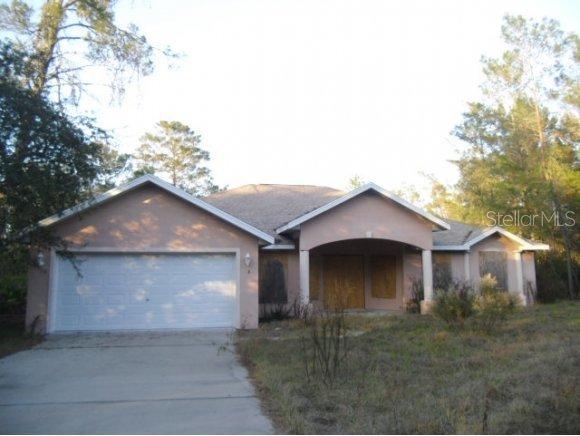 5 Malauka Pass Dr., Ocklawaha, FL 32179