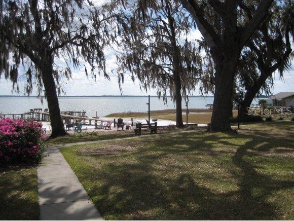 13122 E Highway 25 Unit 9, Ocklawaha, FL 32179