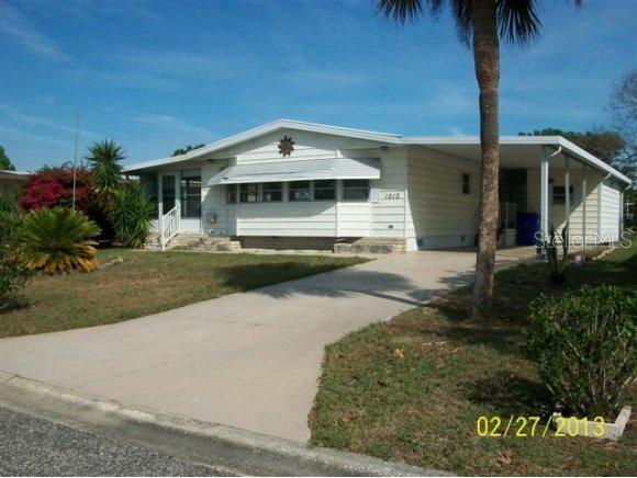 1012 Belmont Cir., Tavares, FL 32778