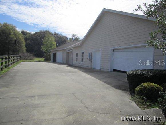 9445 SW 9th Ter., Ocala, FL 34476