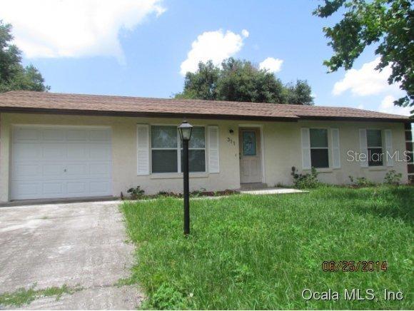 311 W W. Primrose Lane Ln., Lady Lake, FL 32159