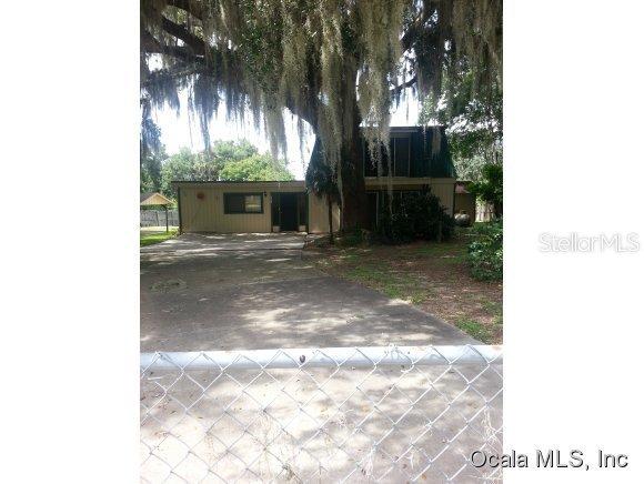 17855 SE 51 St., Ocklawaha, FL 32179