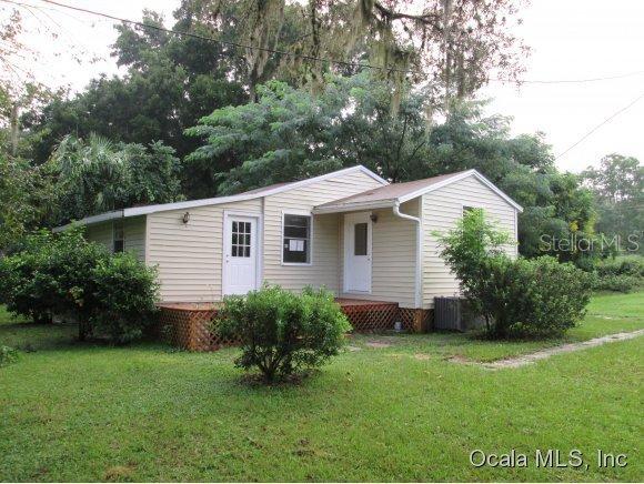 13235 SE 110th Ct., Ocklawaha, FL 32179