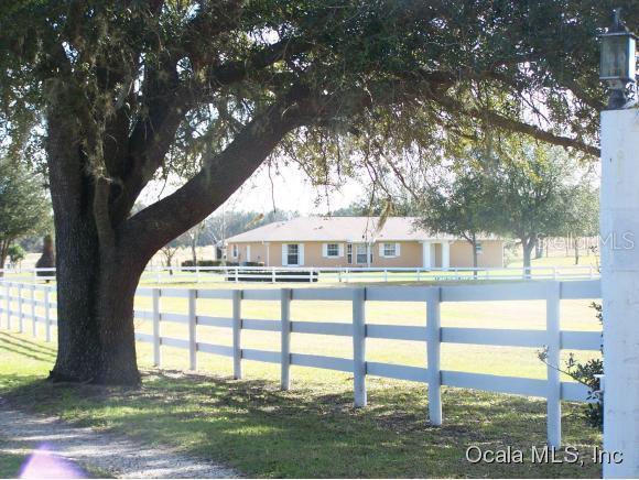 9495 NW 160 Ave., Morriston, FL 32668