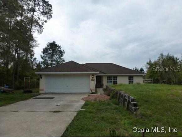 148 Malauka Pass, Ocklawaha, FL 32179