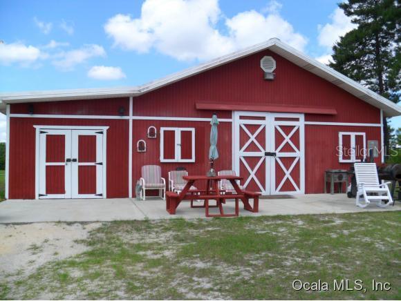 629 SE Fisher Rd., Ocklawaha, FL 32179