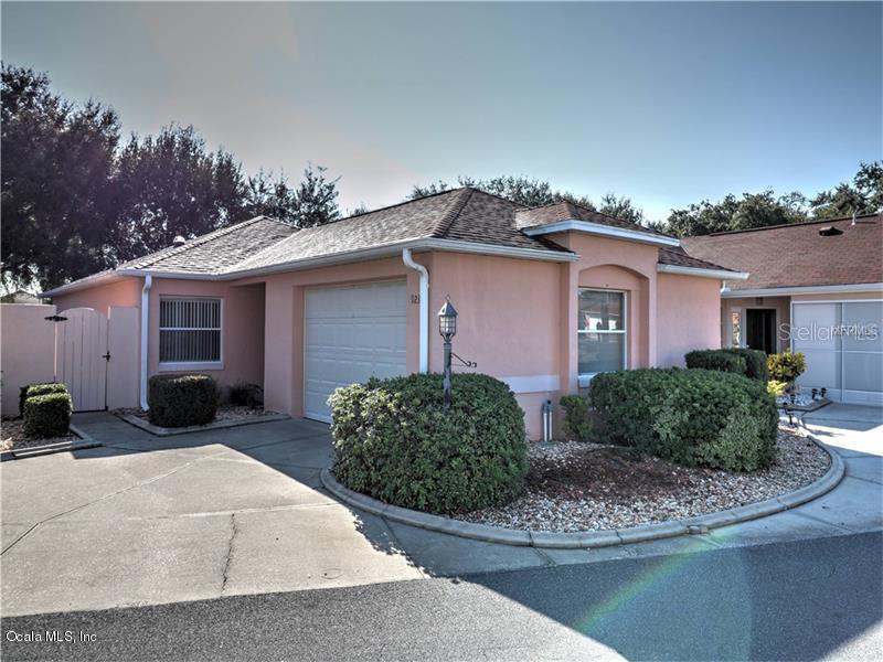 923 Mendoza Blvd., The Villages, FL 32159