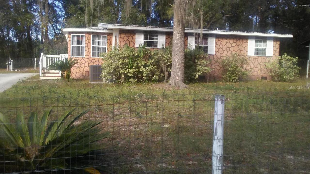 19325 SE 92 St., Ocklawaha, FL 32179