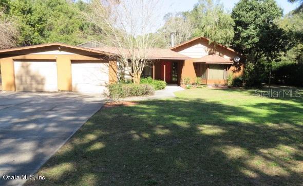 13225 SE 120th St., Ocklawaha, FL 32179