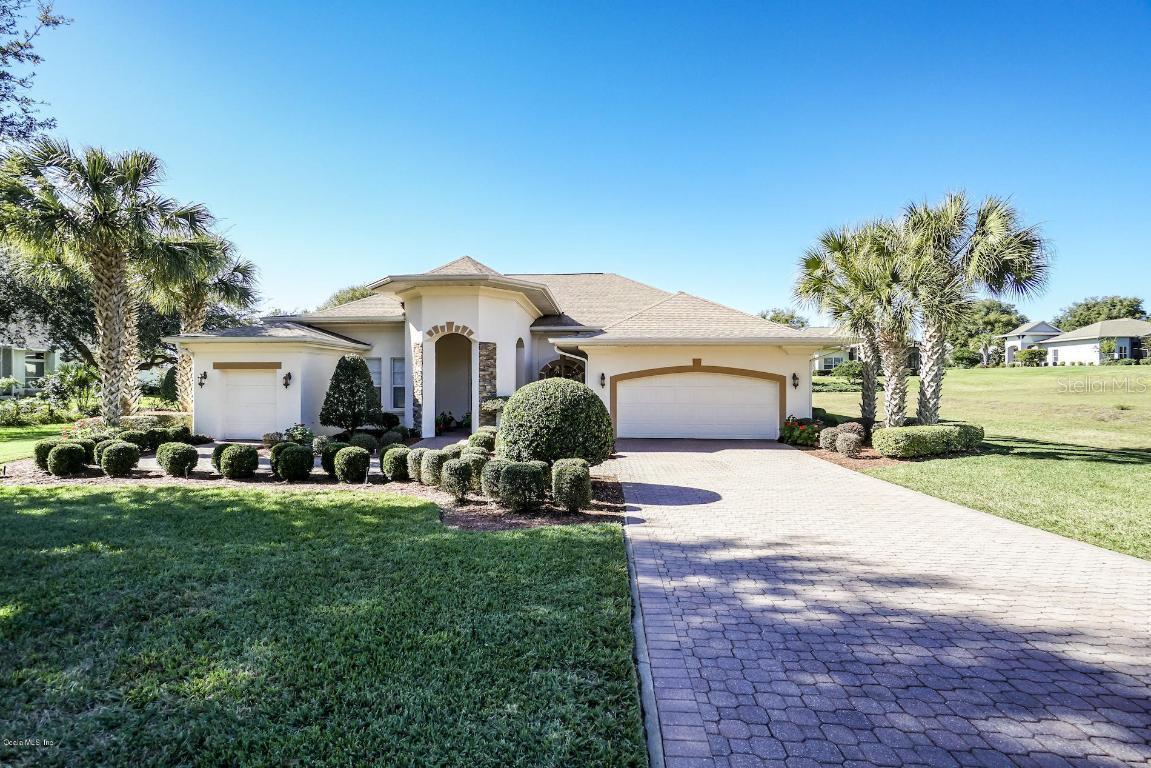 39121 Treeline Dr., Lady Lake, FL 32159