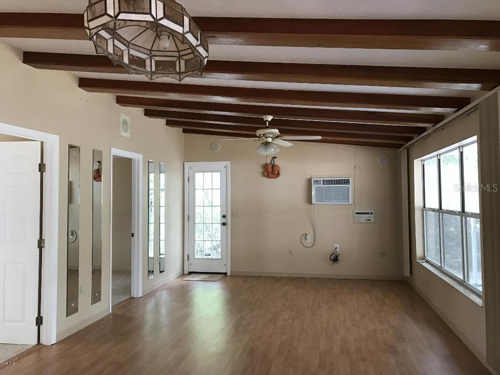 20540 SE 157th St., Umatilla, FL 32784