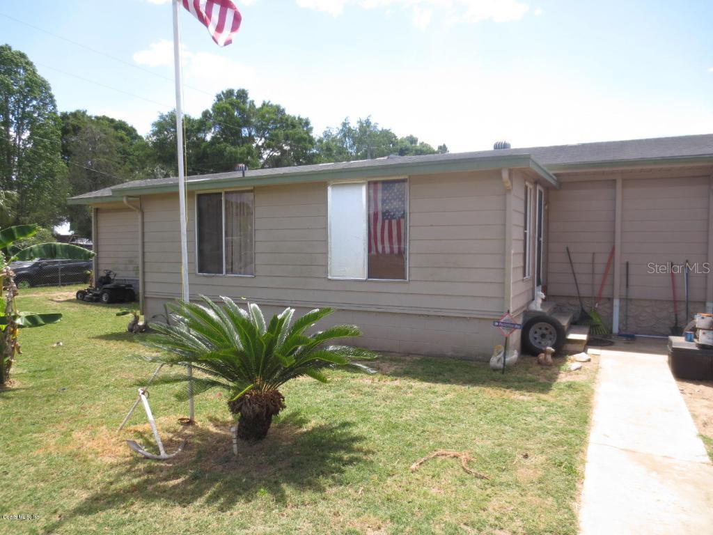 17440 SE 37th Ln., Ocklawaha, FL 32179