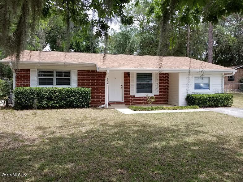 12237 SE Hwy 464, Ocklawaha, FL 32179