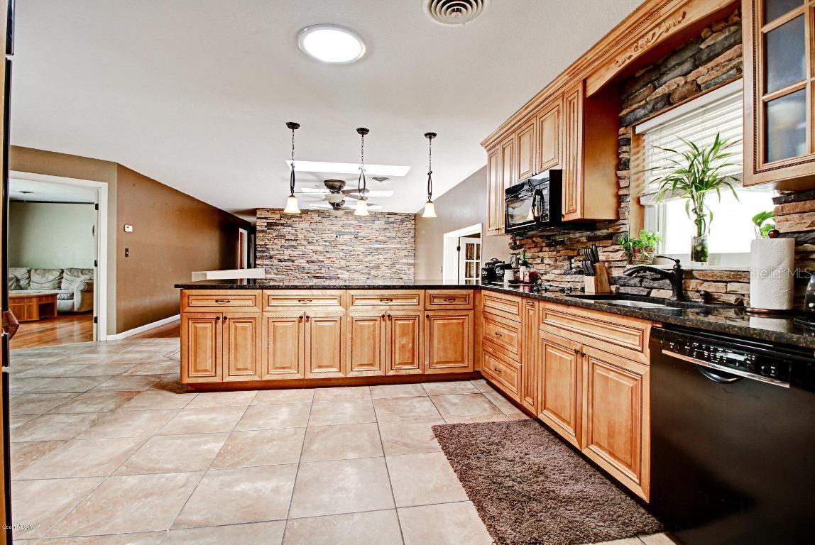 924 NE 42nd Ter., Ocala, FL 34470