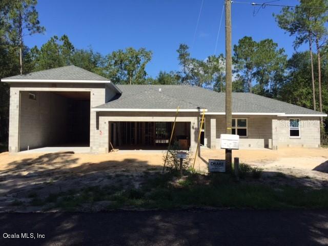 25 Bay Ter., Ocklawaha, FL 32179