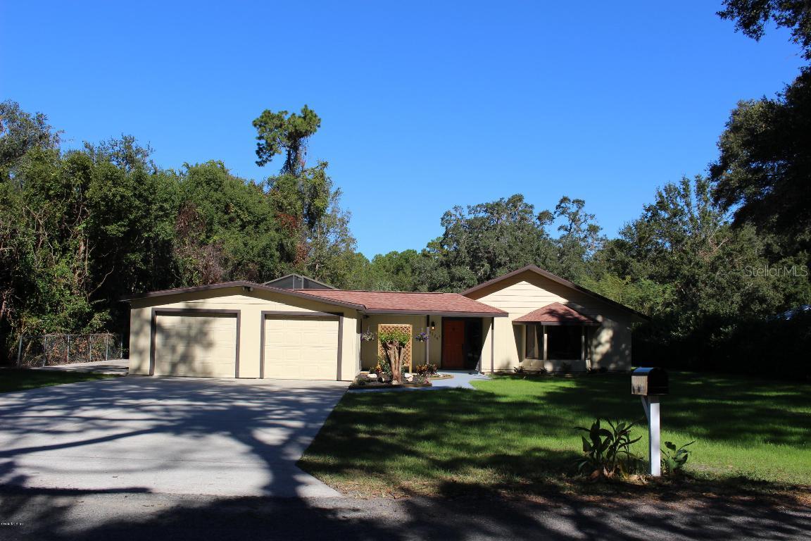 13225 SE 120th St., Ocklawaha, FL 32179