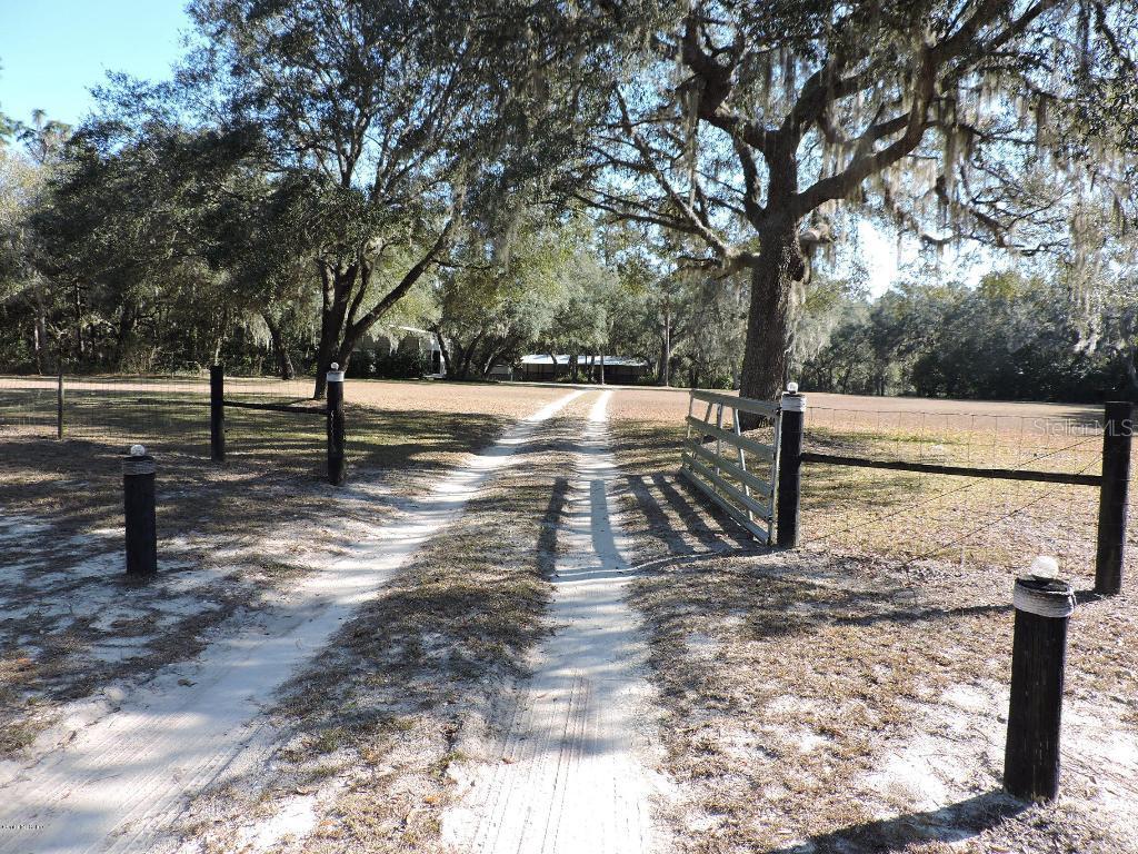 151 Hall Road Rd., Melrose, FL 32666