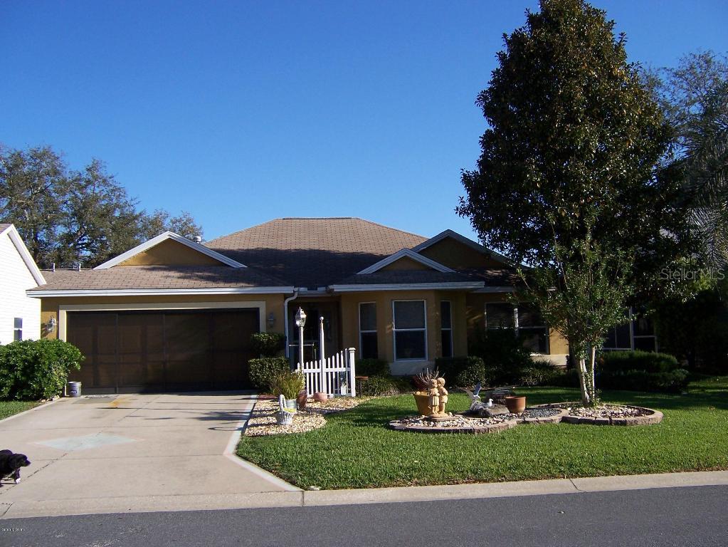 903 Ventura Dr., Lady Lake, FL 32159