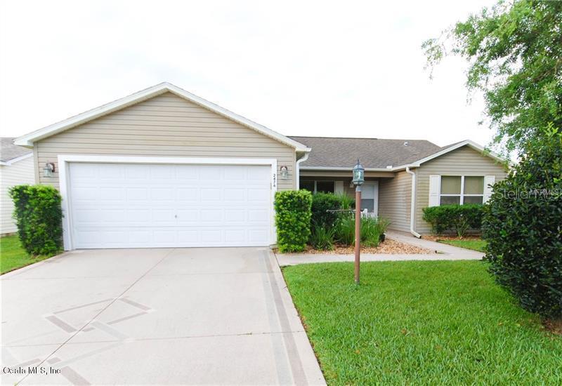 2476 Due West Dr., The Villages, FL 32162