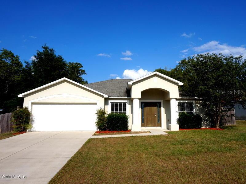 24 Pine Ct Loop, Ocala, FL 34472