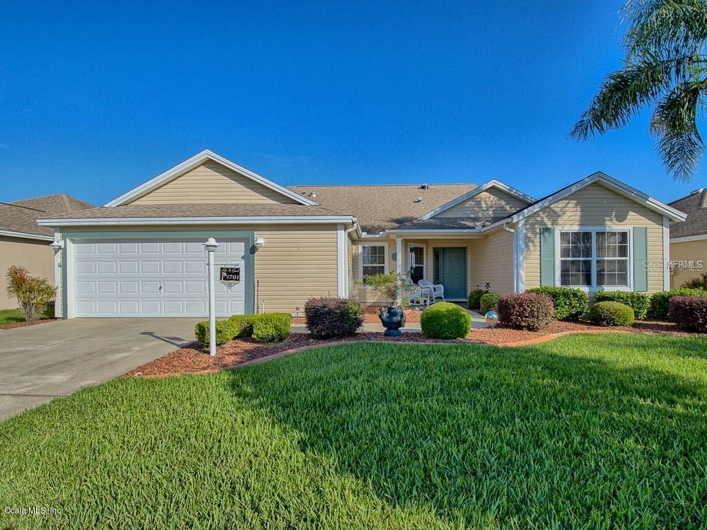 1701 Oak Forest Dr., The Villages, FL 32162