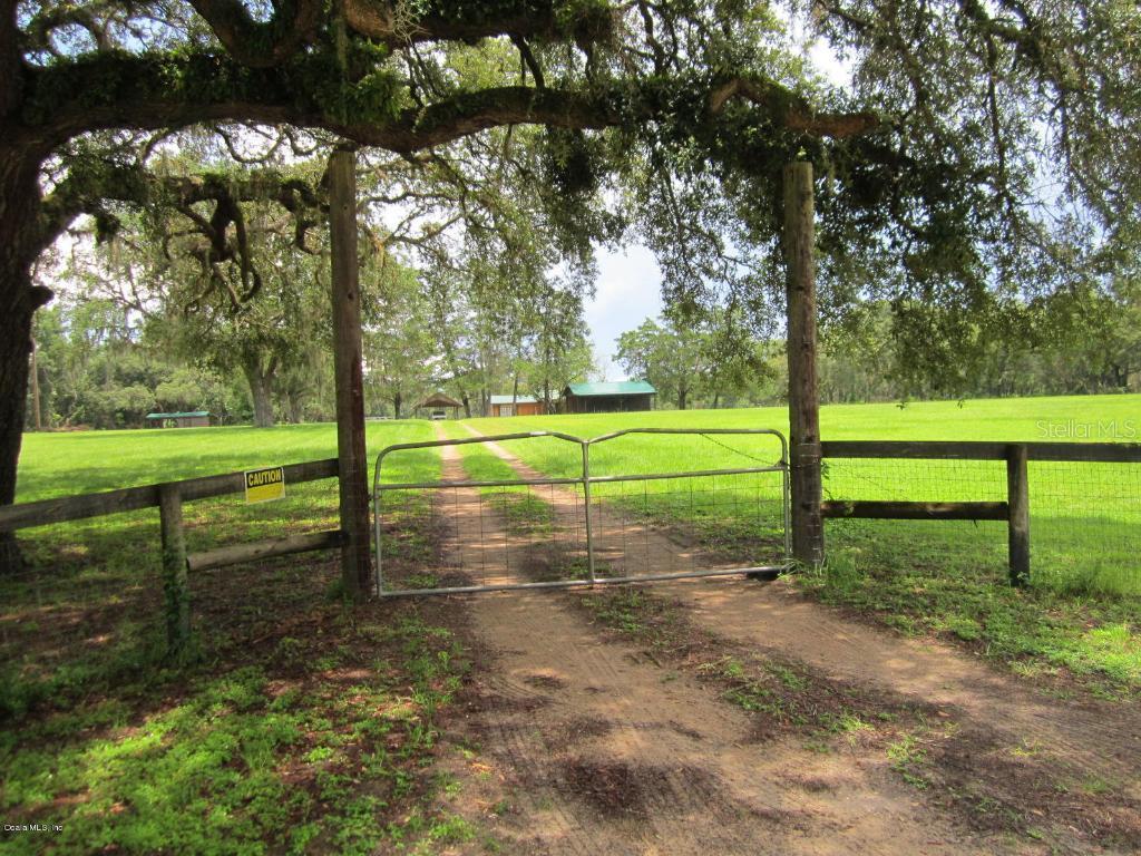 16991 NE 141st Ct., Fort Mc Coy, FL 32134