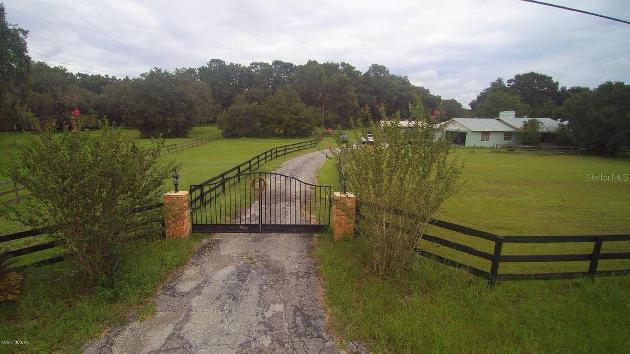 16 Meadow Wood Dr., Ocala, FL 34482