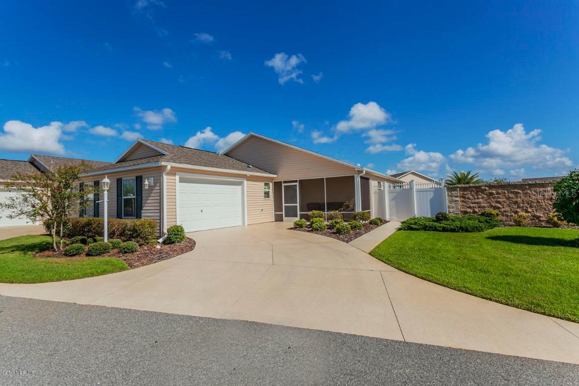 843 Amber Ct., The Villages, FL 32163
