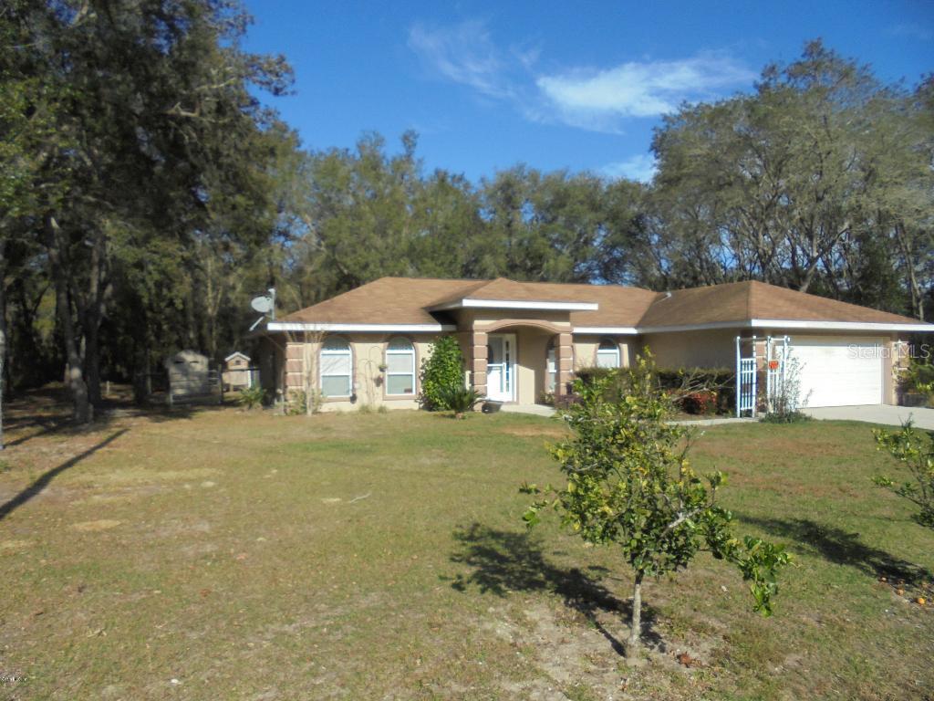 21 Guava Lane Pl., Ocklawaha, FL 32179