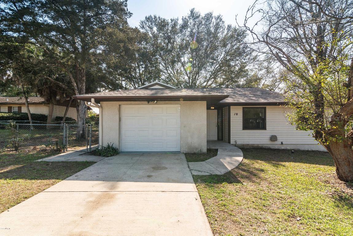 10 Silver Dr., Ocala, FL 34472