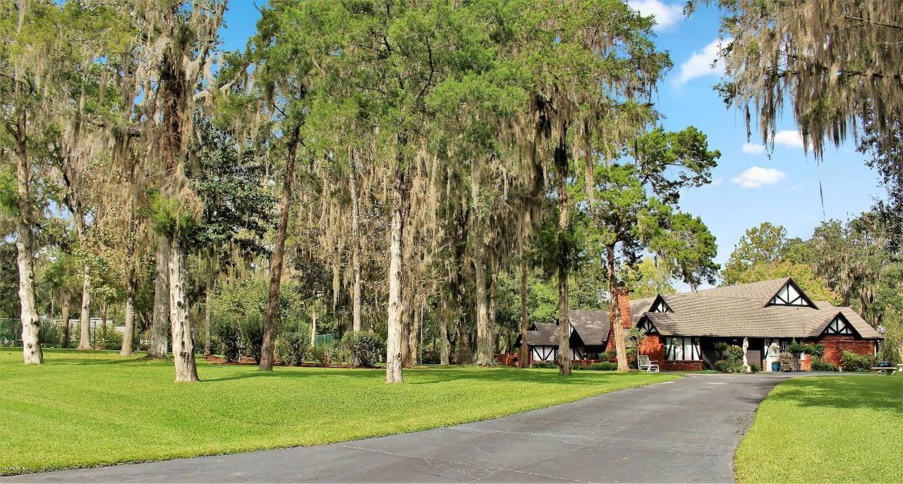 8377 NW 43 Lane Ln., Ocala, FL 34482