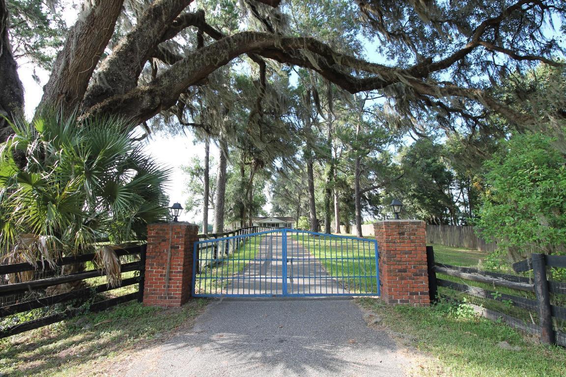 8051 NW Highway 318, Reddick, FL 32686