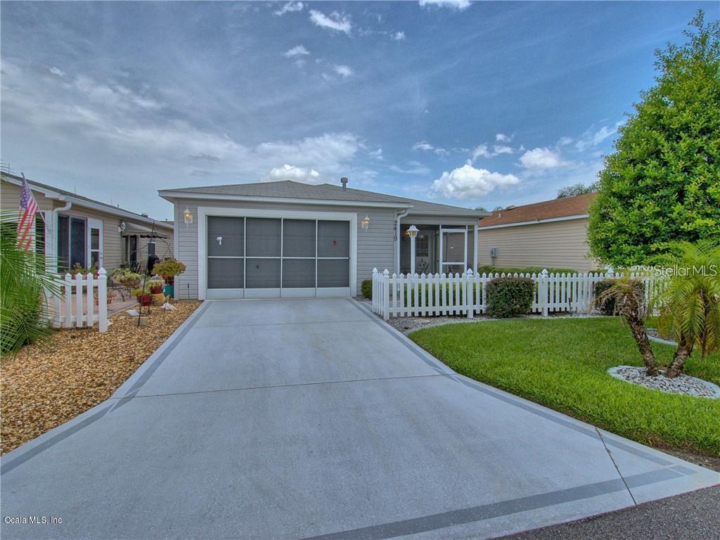 2419 Laurel Bay Ln., The Villages, FL 32162