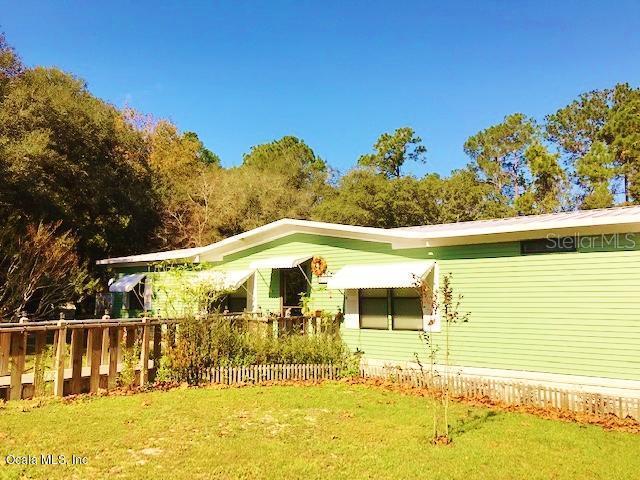 215 Country Living Cir., Melrose, FL 32666