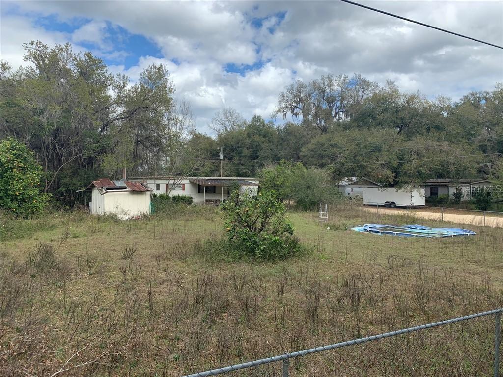 17981 SE 52nd St., Ocklawaha, FL 32179