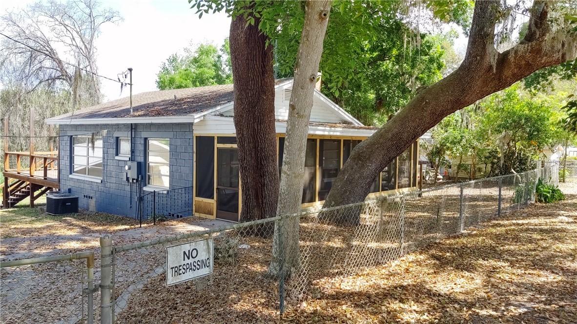 17431 SE 54th St., Ocklawaha, FL 32179