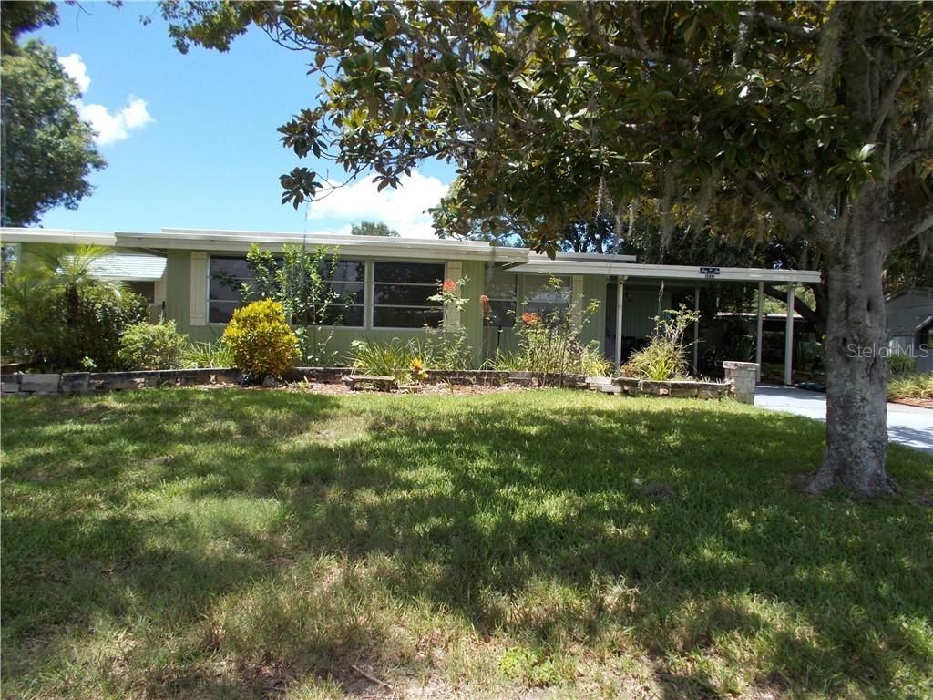 1017 Morningview Dr., Tavares, FL 32778